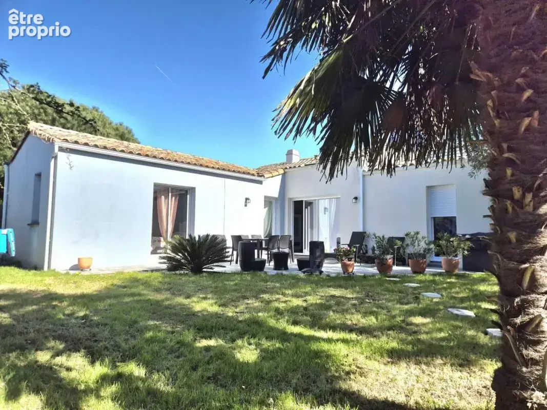 Maison 5 pièces 110 m² à vendre à Saint-Mathurin (85150) - photo 3