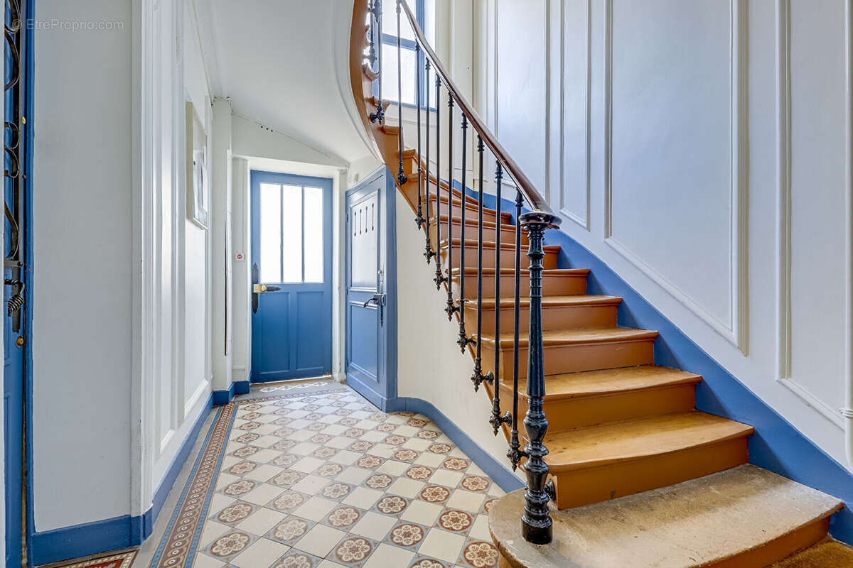 Appartement à PARIS-14E