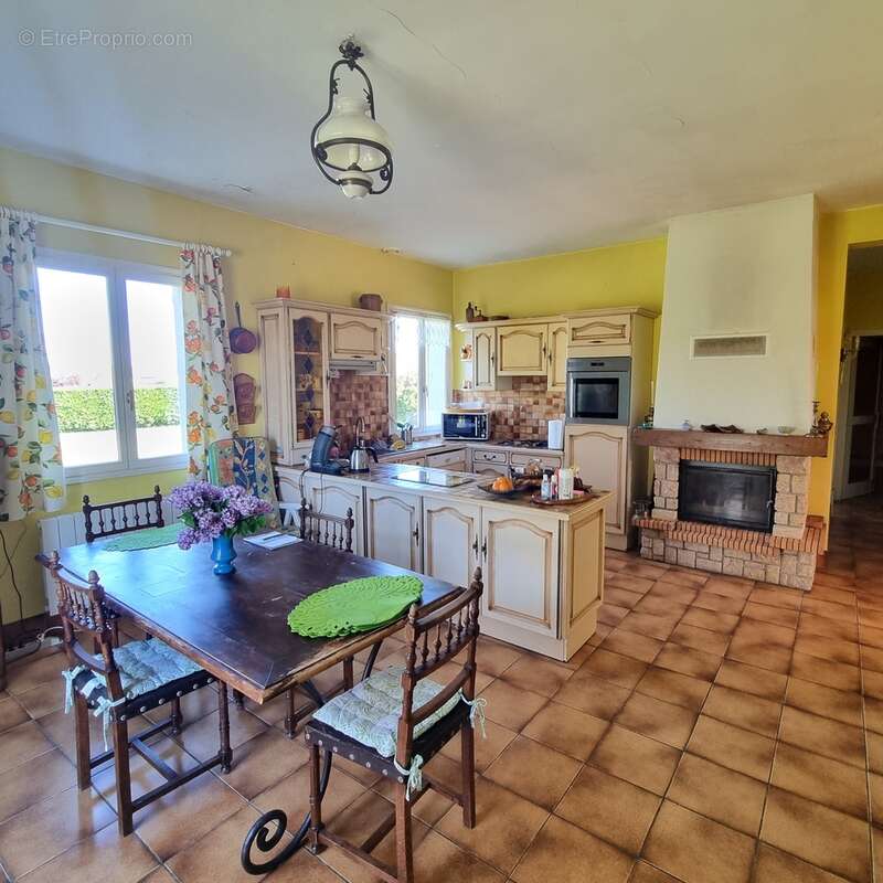 Maison à MONTGIVRAY