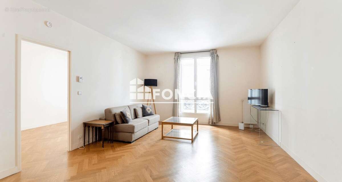 Appartement à PARIS-17E