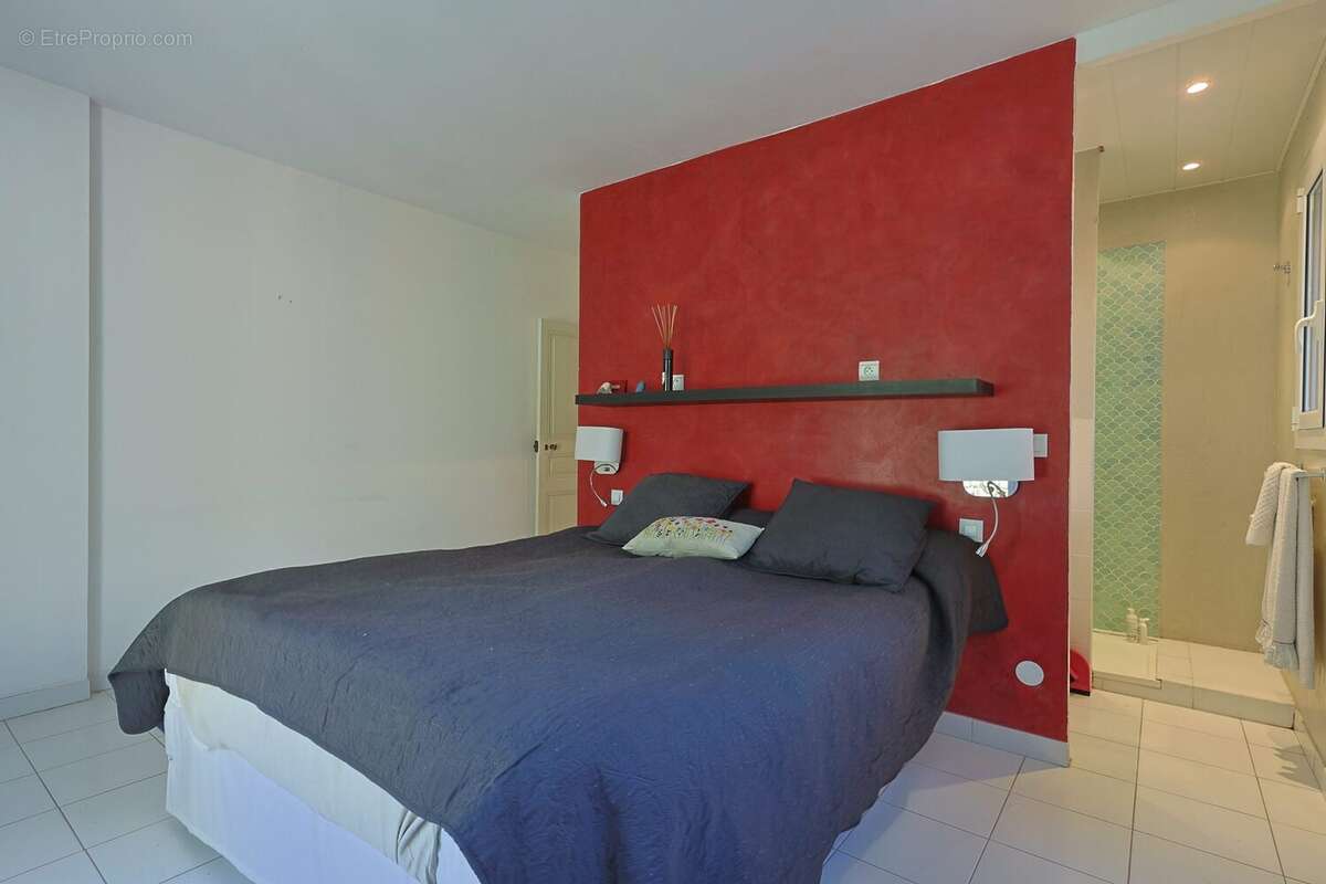 Maison à MEOUNES-LES-MONTRIEUX