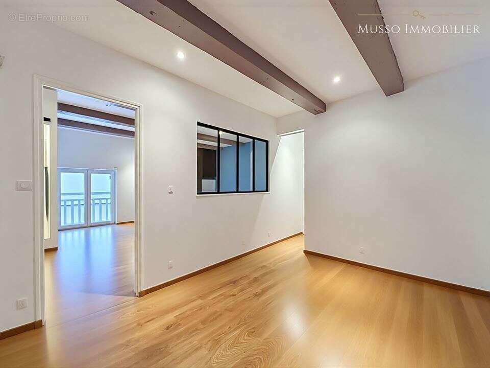 Appartement à MARSEILLE-6E