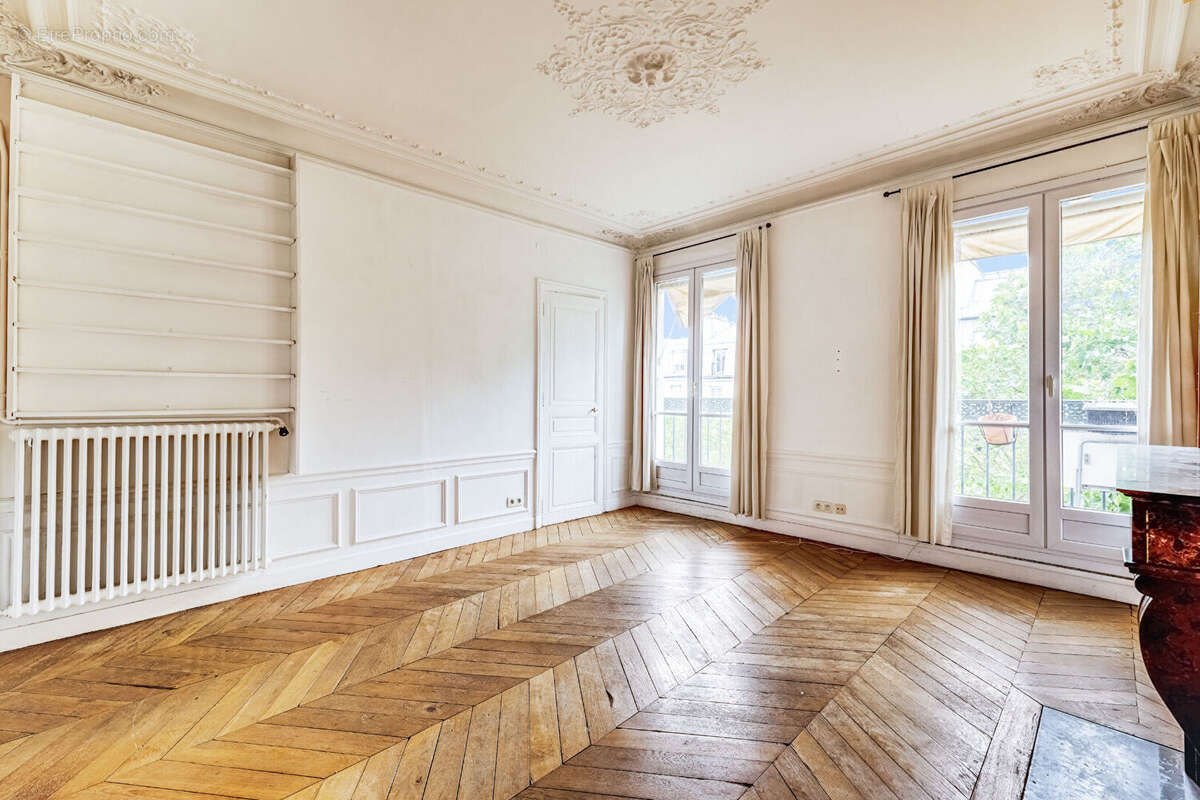 Appartement à PARIS-11E