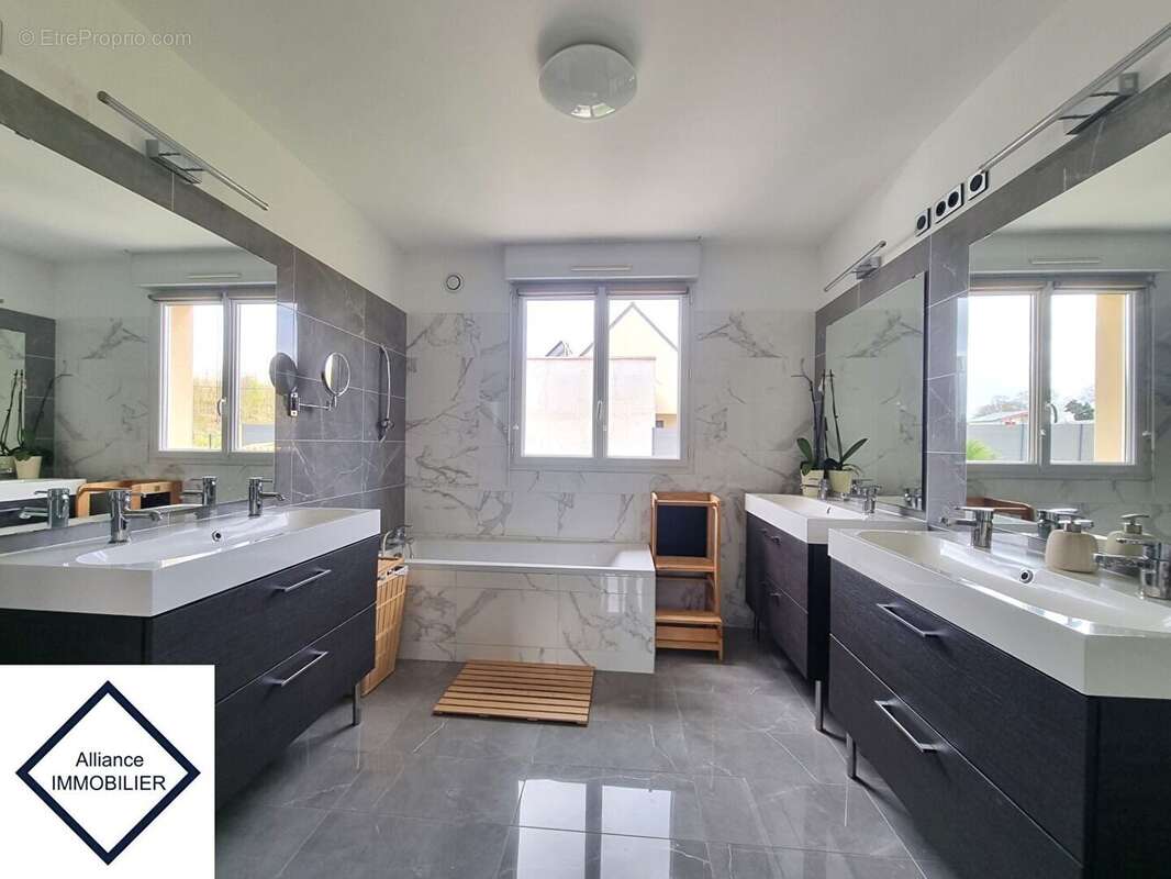 Maison à MONTAUBAN-DE-BRETAGNE