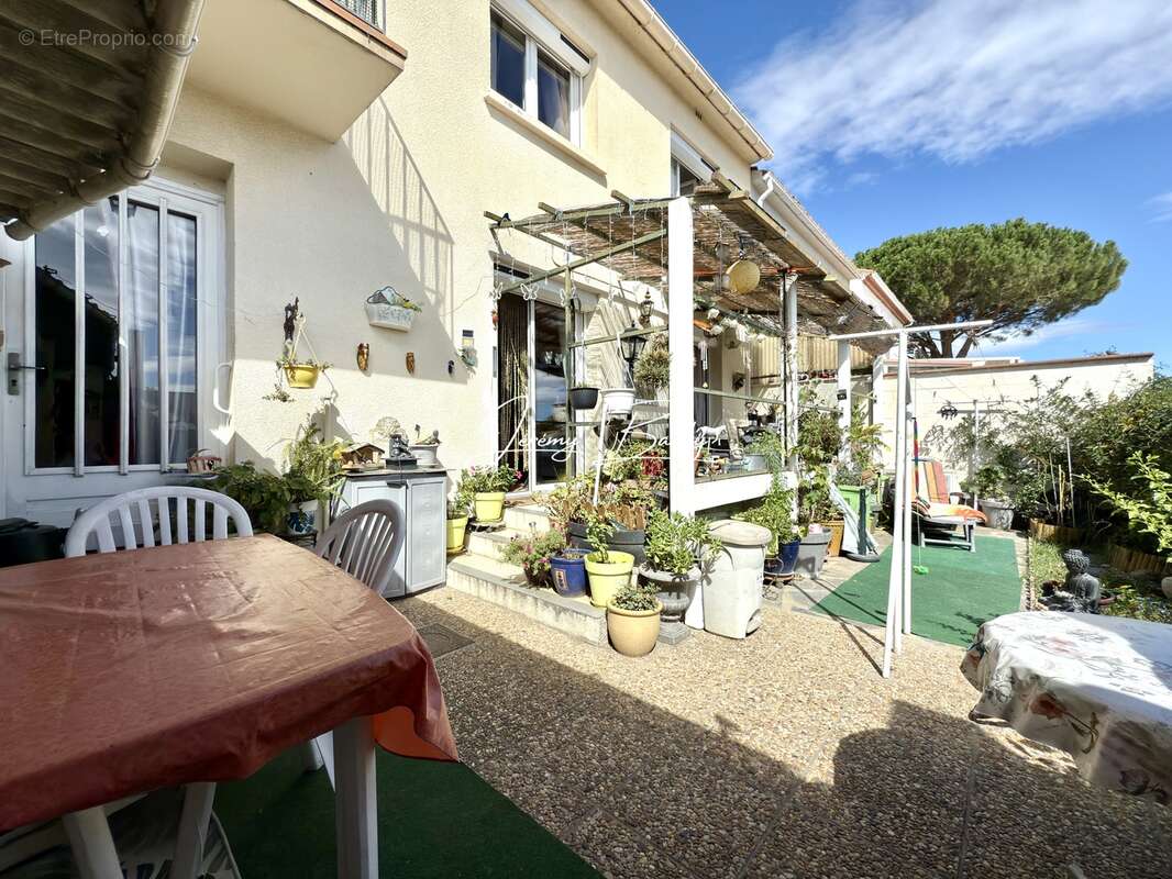 Maison à SAINT-ESTEVE