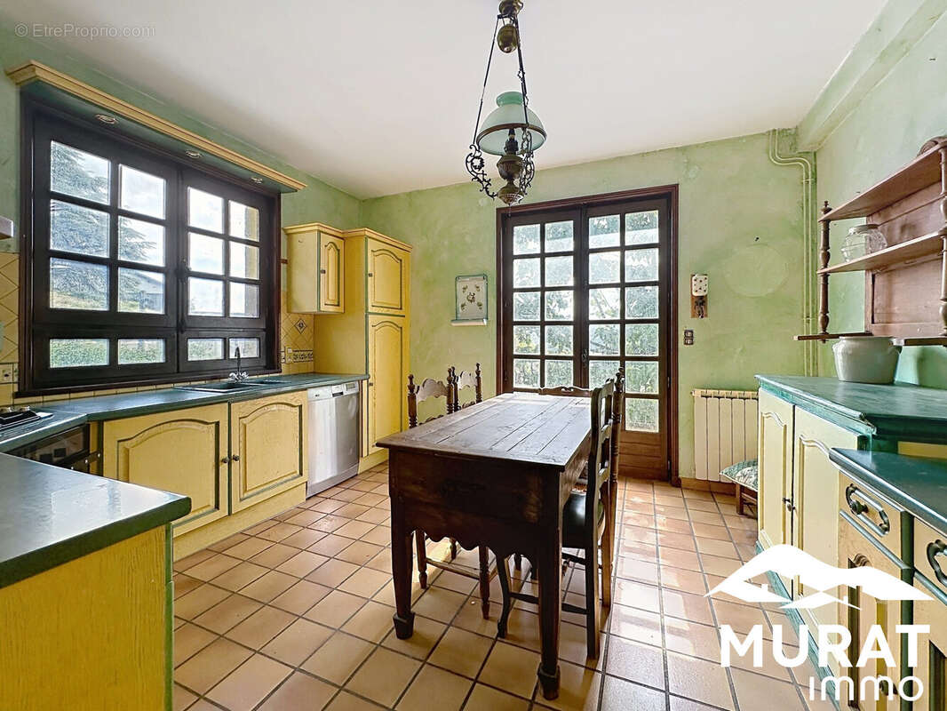 Maison 210 m² à Veyre-Monton  - photo 8