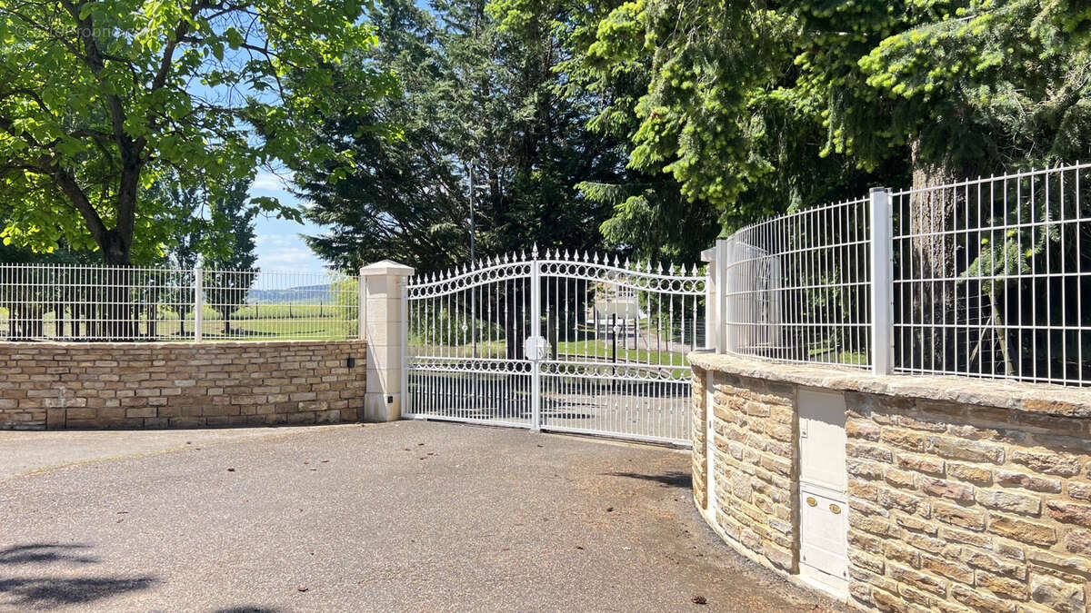 Maison à LADOIX-SERRIGNY
