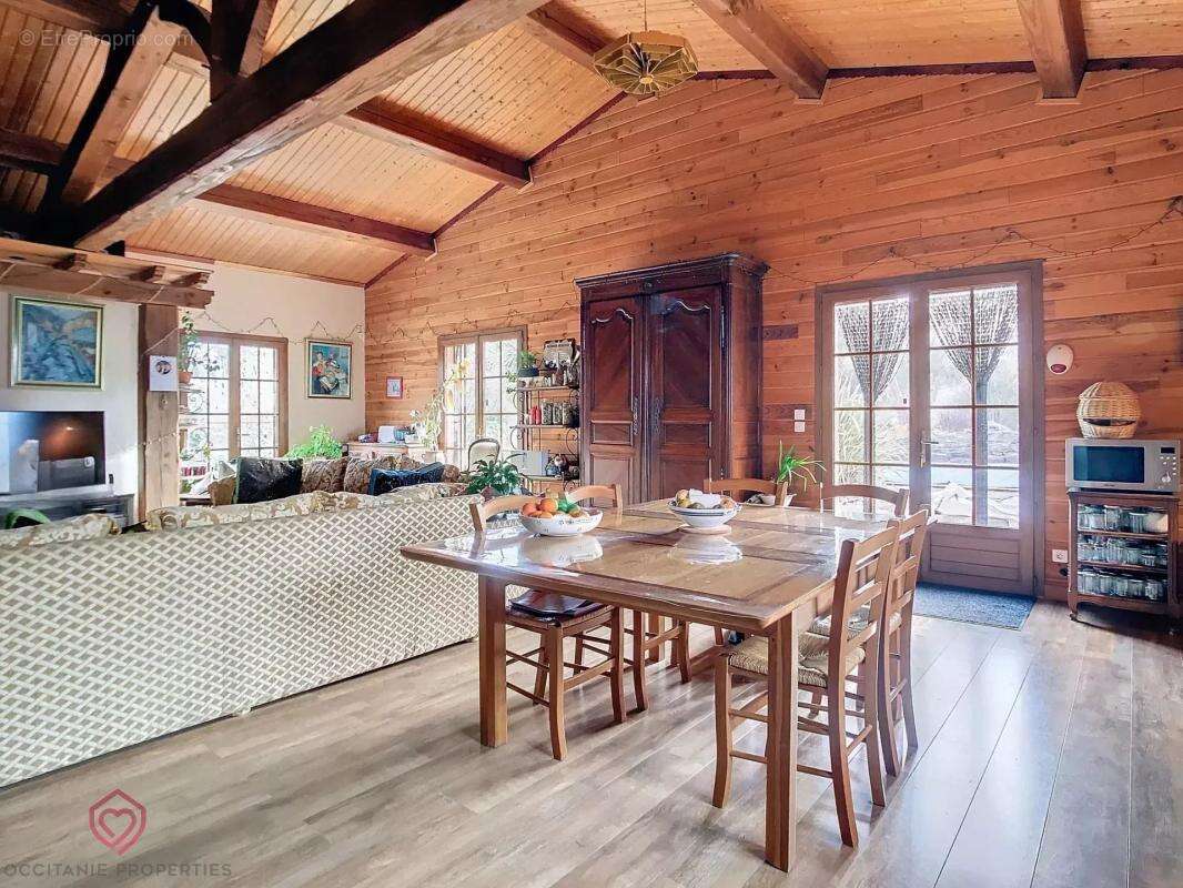 Maison à LA POMAREDE