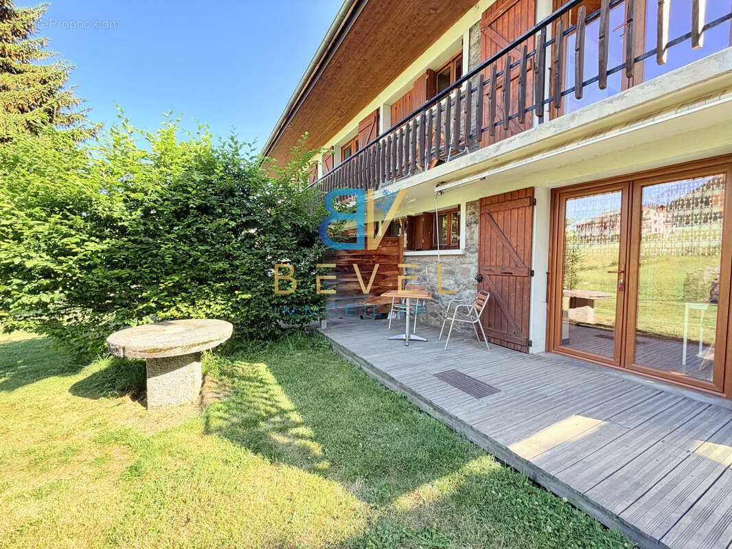 (73) ALBIEZ-MONTROND - Ensemble immobilier 3 logements et murs commerciaux - Hyper-centre du village - Jardins - photo 3
