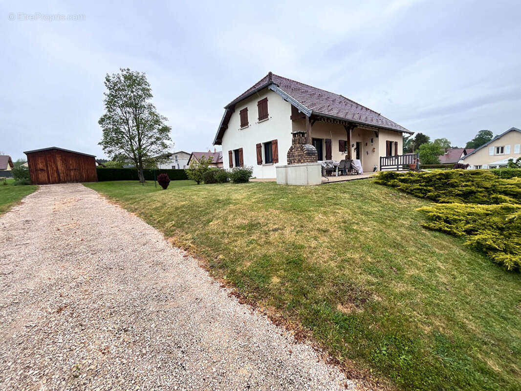 Maison à VERS-EN-MONTAGNE