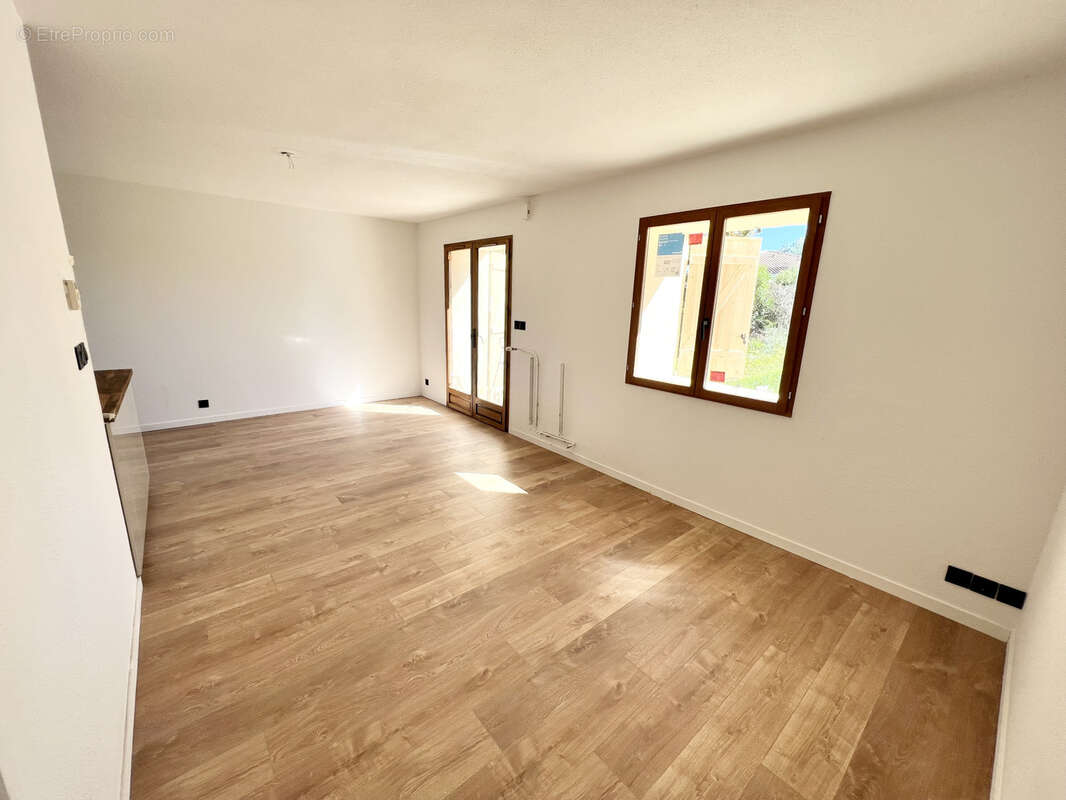 Maison à FARGUES-SAINT-HILAIRE