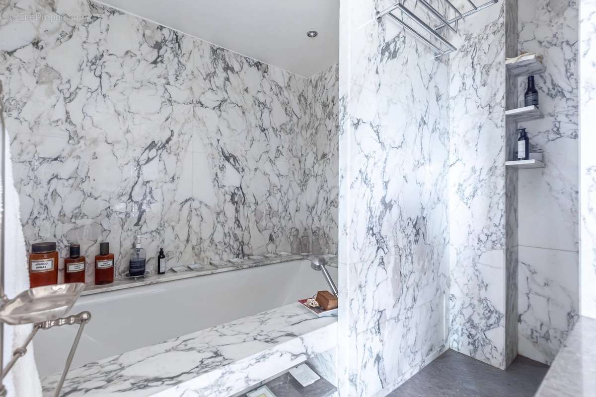 Appartement à SURESNES