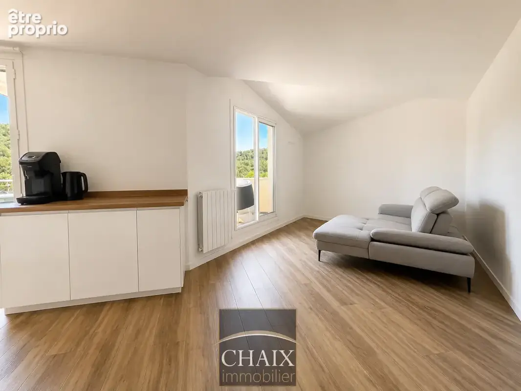 Aubagne   Résidence Les Arpèges : un superbe appartement T4 entièrement rénové, lumineux et prêt à vivre ! - photo 3
