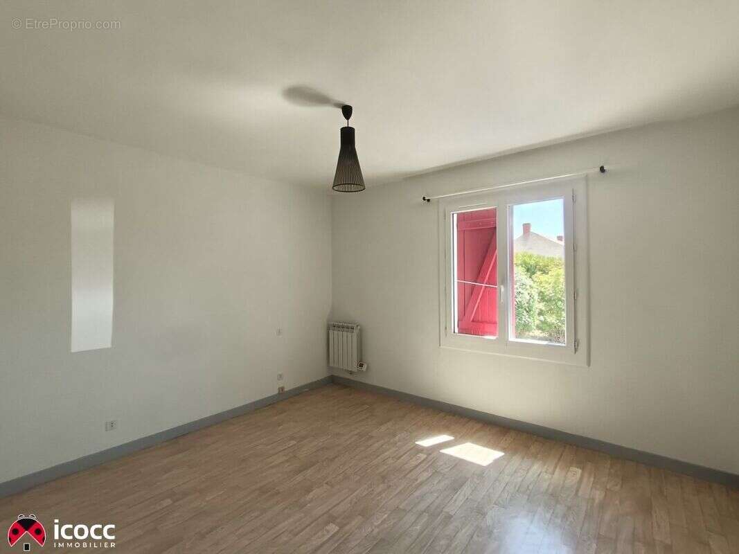 Maison 75 m² à Sainte-Gemme-La-Plaine  - photo 5
