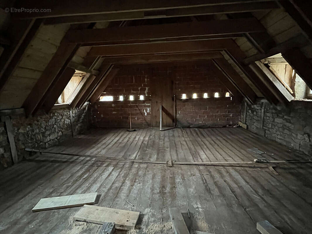 SALLES-LA-SOURCE: Maison de caractère  avec dépendances + jardin - photo 10