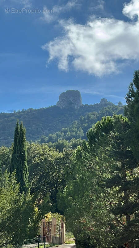 Maison à SIMIANE-COLLONGUE