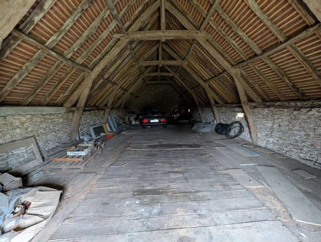 Maison à MONTFAUCON