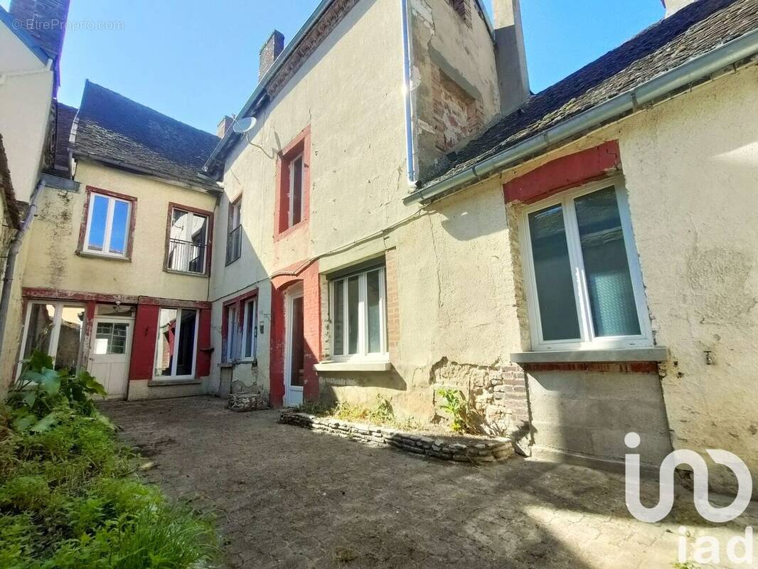 Photo 1 - Maison à VILLENEUVE-L'ARCHEVEQUE