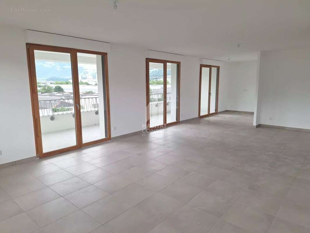 Appartement à LE PONT-DE-CLAIX