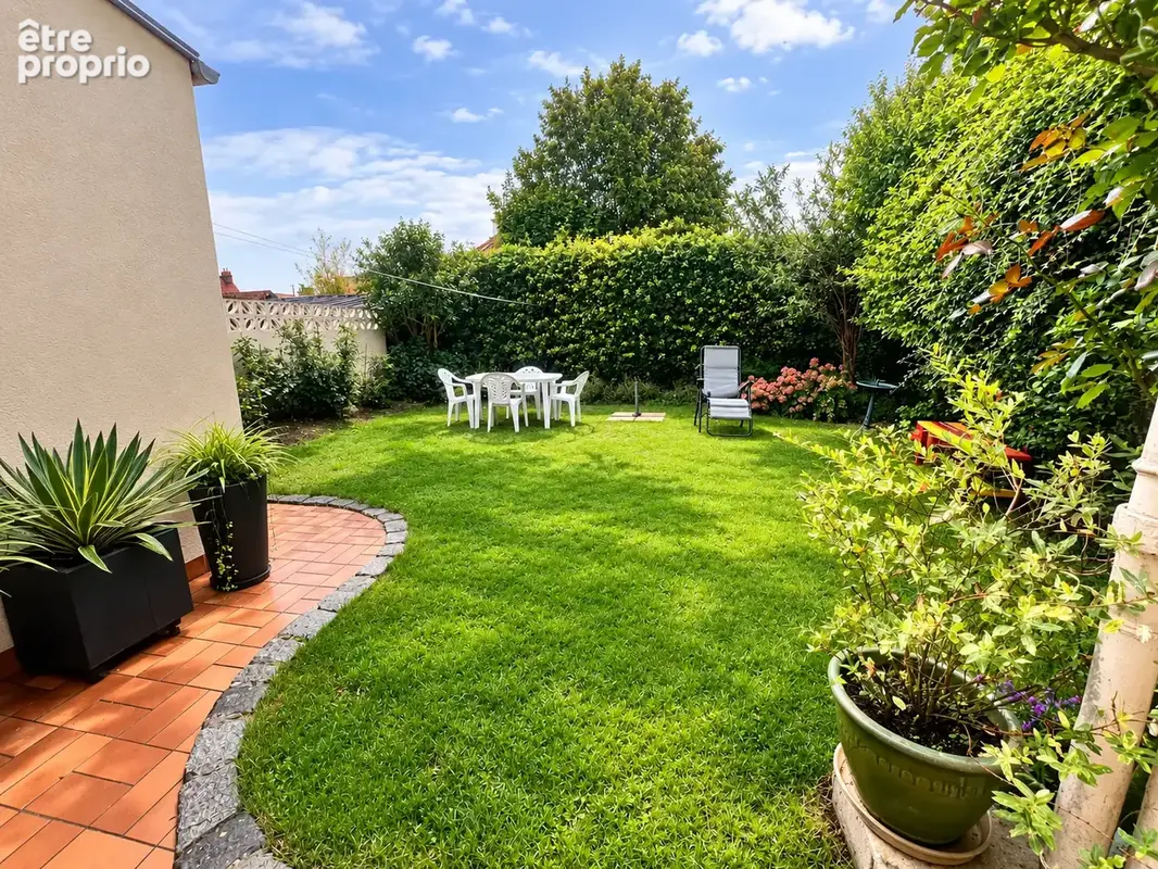 Maison semi mitoyenne 2 chambres, grand garage et jardin - photo 7
