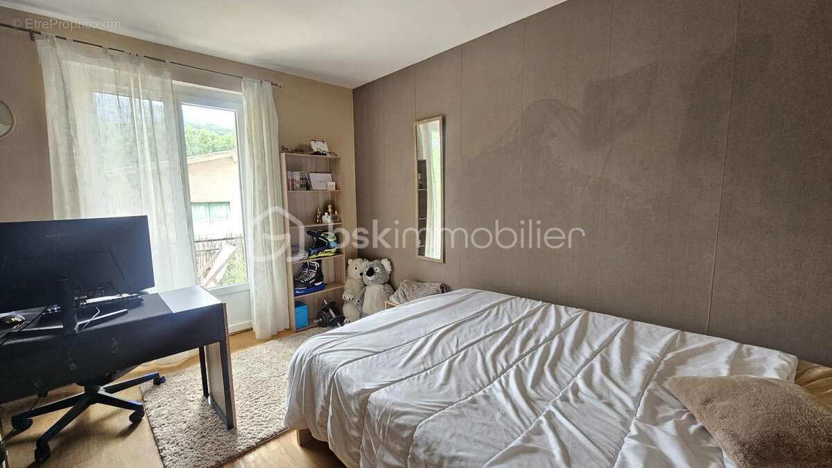 Maison rénovée 150 m² + 50 m² dépendances - photo 9