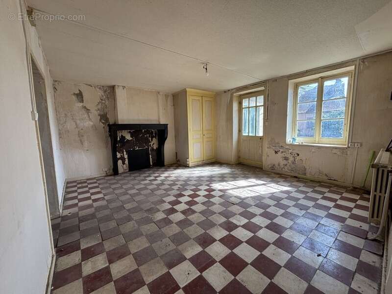 Maison à SAINT-GENGOUX-LE-NATIONAL