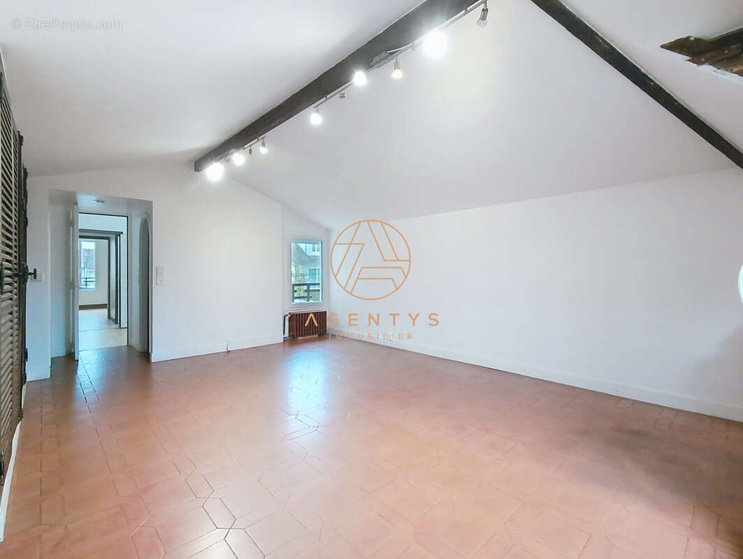 Maison à SAINT-MAUR-DES-FOSSES