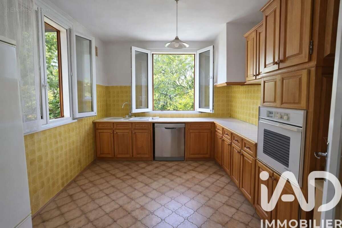 Maison 254 m² à Egly  - photo 2