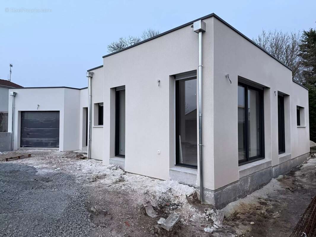 Maison à MONTBERT
