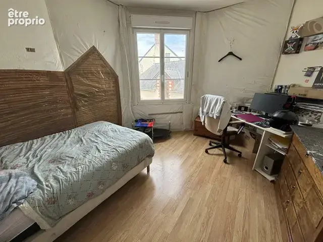 Maison familiale avec fort potentiel en plein cœur de Seiches-sur-le-Loir - photo 5