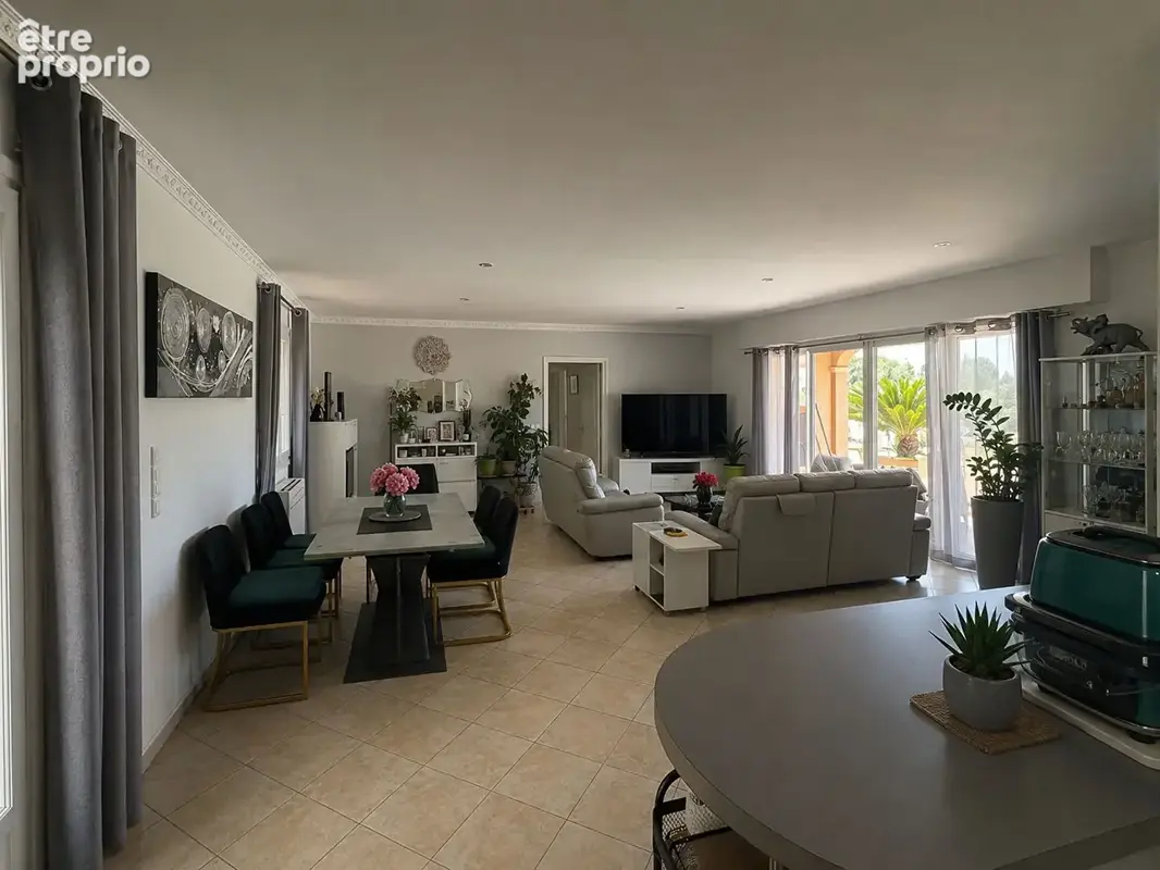 Villa 8 pièces avec piscine à Vidauban - Rare sur le marché ! - photo 3