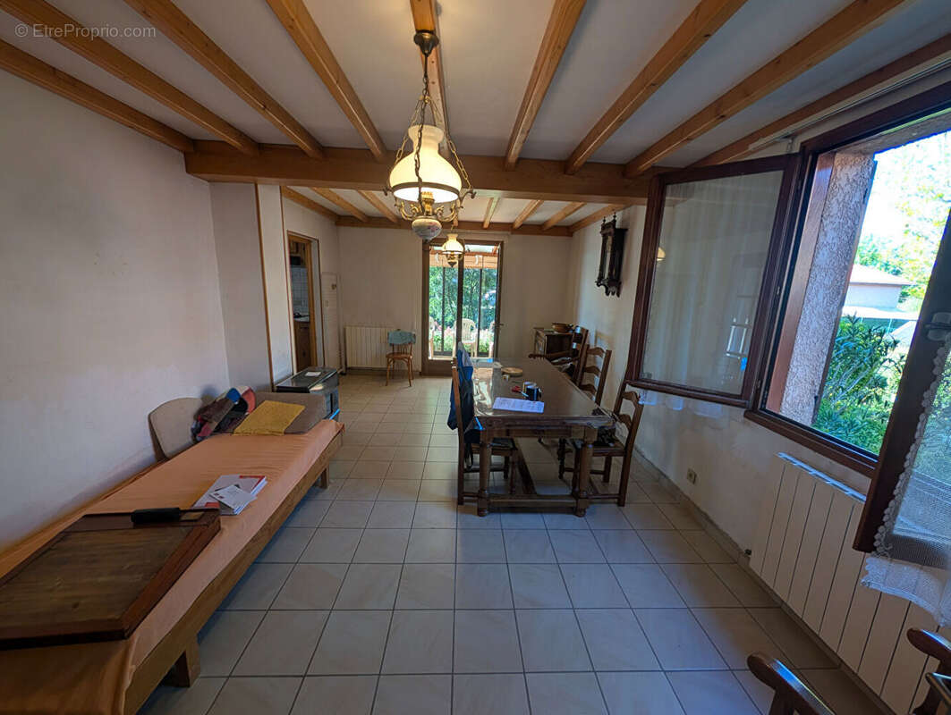 Maison à ESTRABLIN