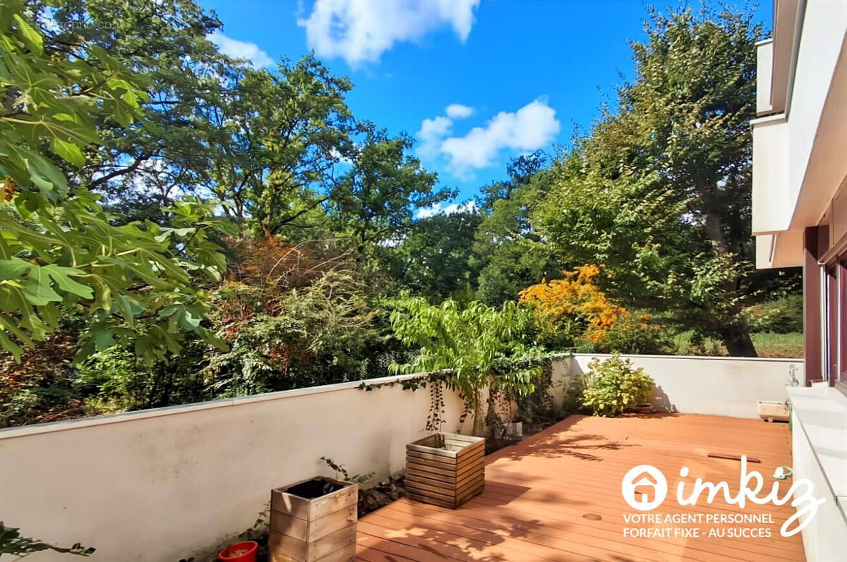 2 pièces avec grande terrasse et vue sur le bois - photo 3