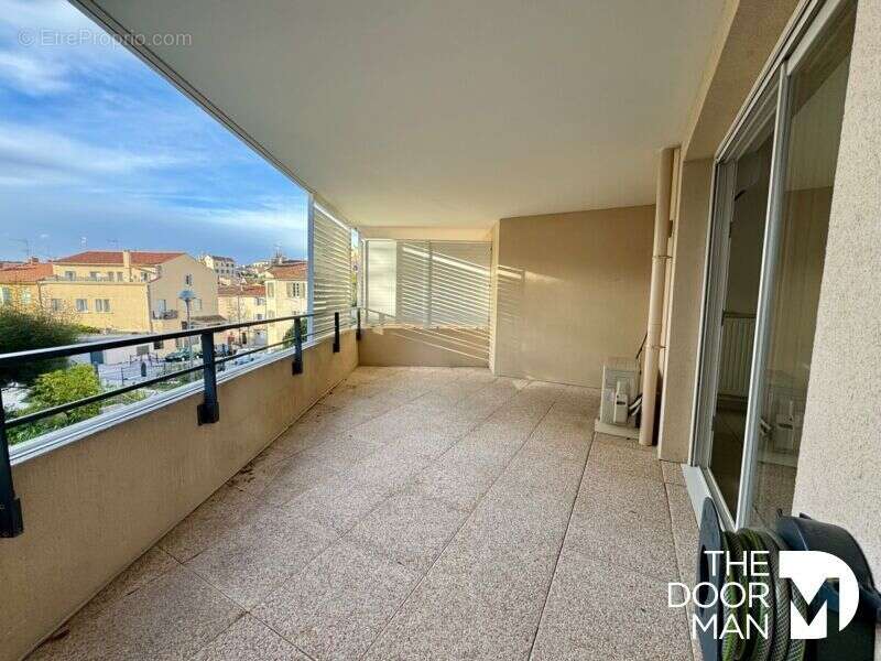 Appartement à HYERES