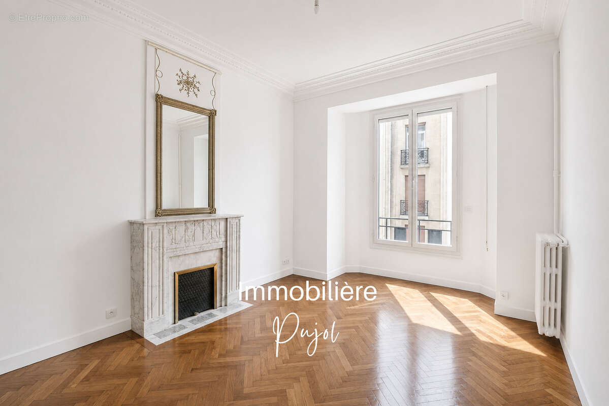 Appartement à MARSEILLE-4E