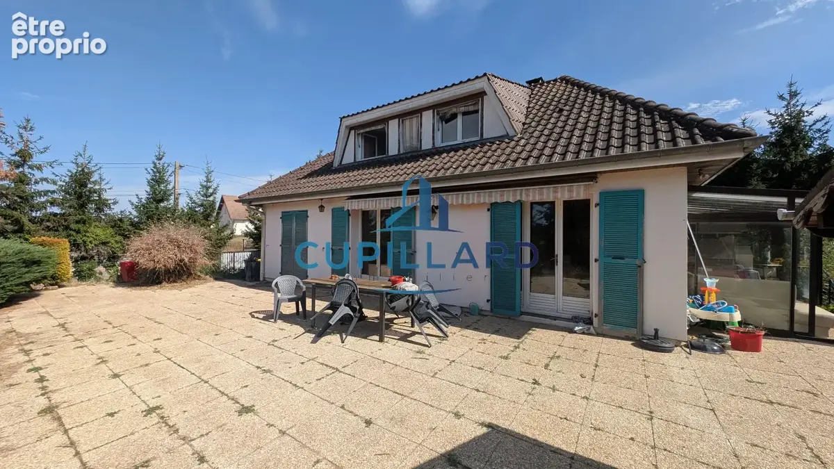 Villa semi-enterrée avec joli terrain arboré - photo 3