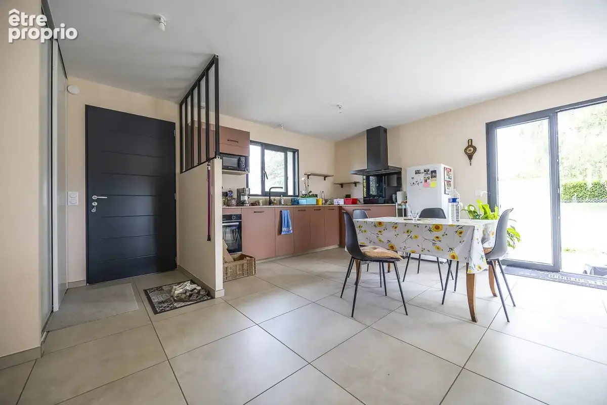 Maison 79 m² à Pleaux  - photo 6
