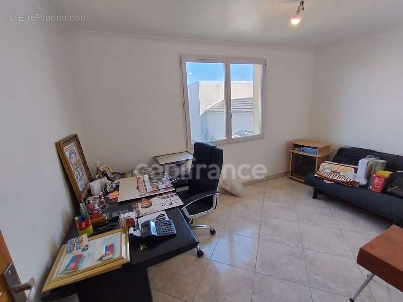 Maison à VIGNEUX-SUR-SEINE