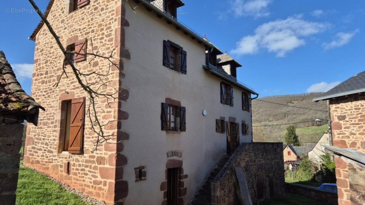 Maison à SAINT-CHRISTOPHE-VALLON
