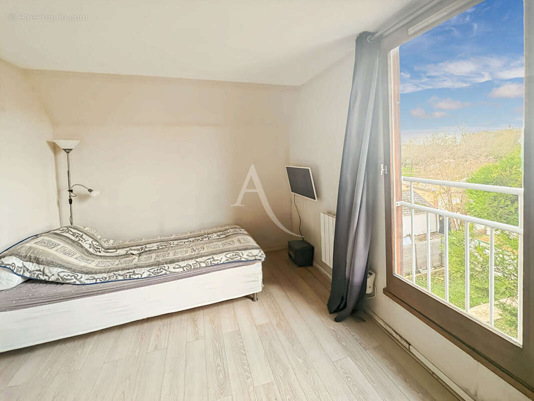 Maison à JOUY-LE-MOUTIER