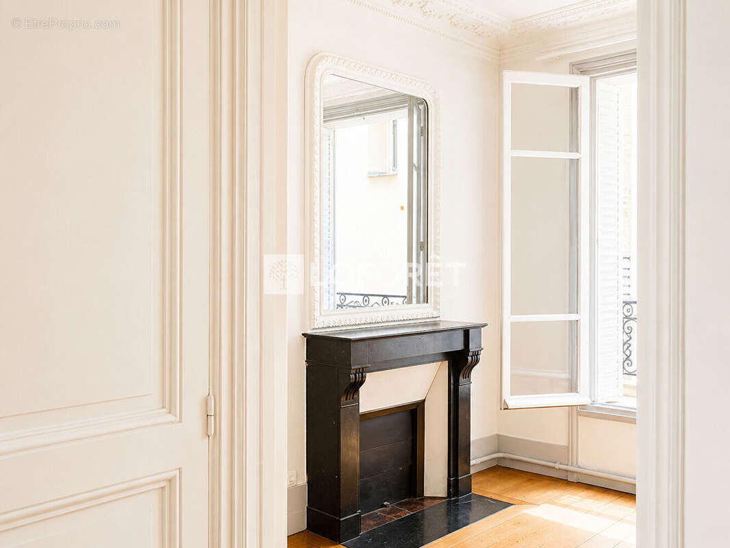 Appartement 3 pièces traversant avec le charme de l'ancien - Alésia - photo 9