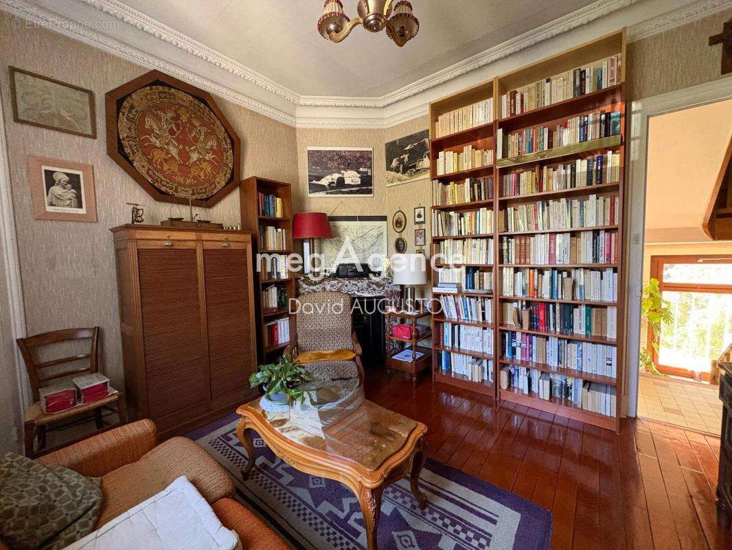 Maison à TASSIN-LA-DEMI-LUNE