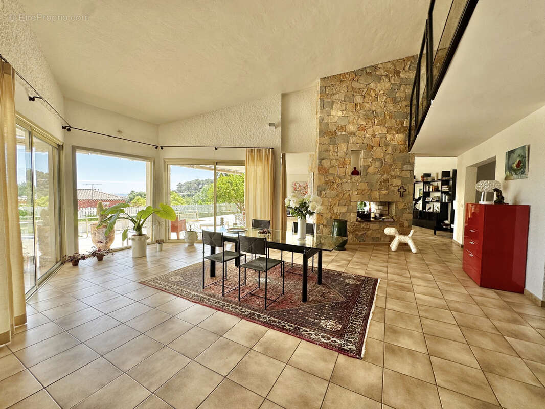 Maison à CARQUEIRANNE