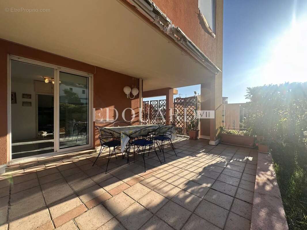 Appartement à ROQUEBRUNE-CAP-MARTIN