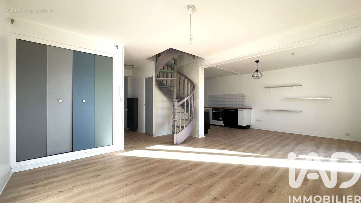 Photo 8 - Appartement à SAINTE-GENEVIEVE-DES-BOIS