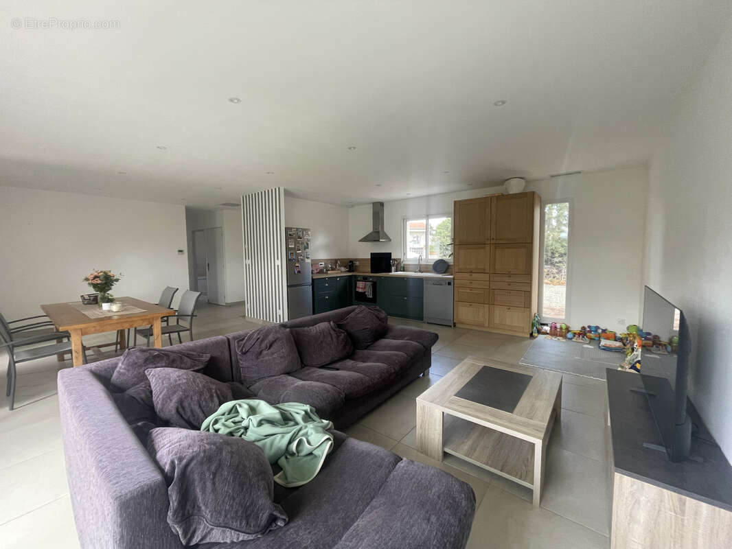 Maison à SAINT-FELIX-DE-LODEZ