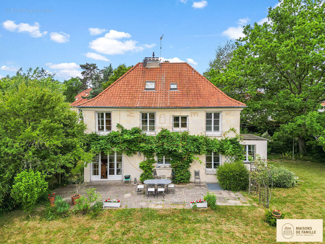Maison à LA CELLE-SAINT-CLOUD