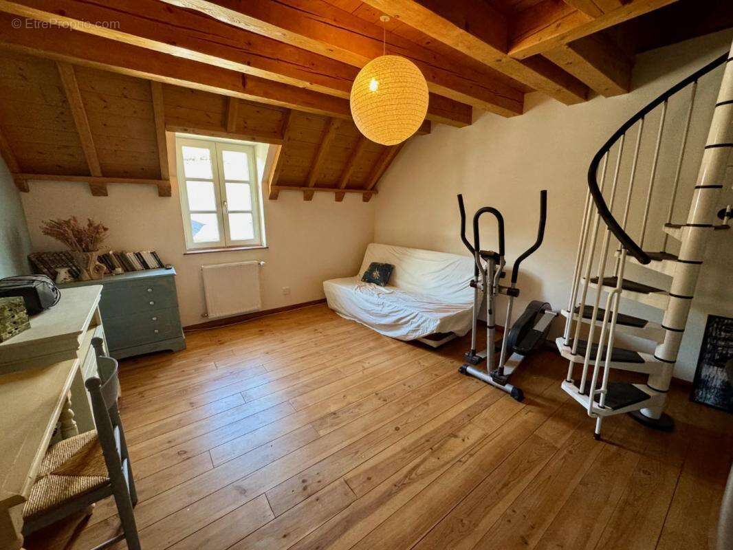 Maison à ENTRAYGUES-SUR-TRUYERE