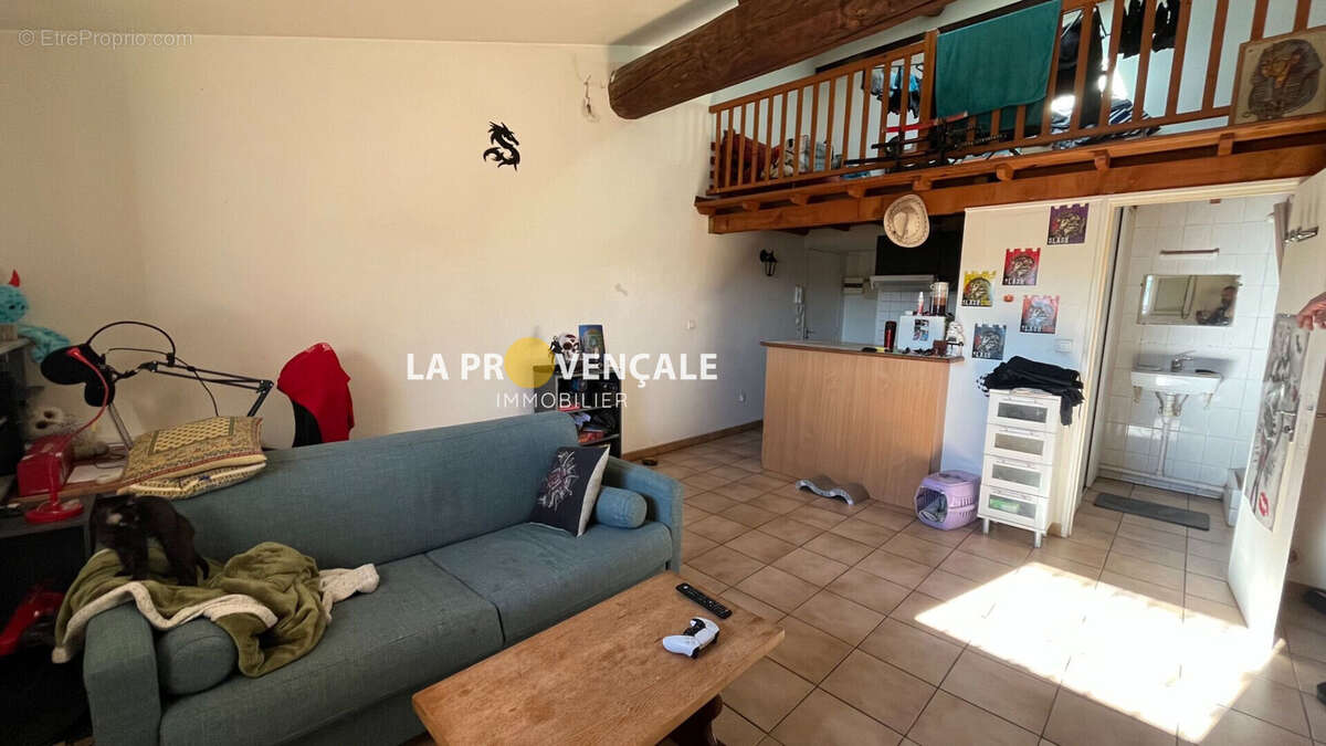 Appartement à POURCIEUX