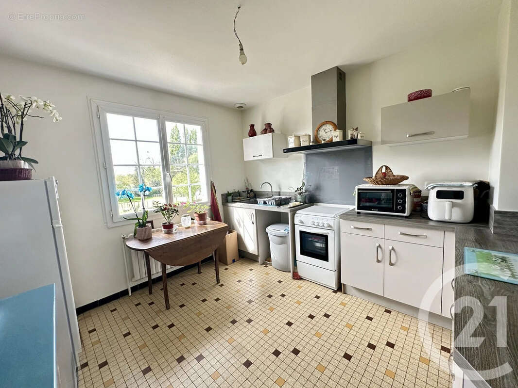 Maison à LA BAZOCHE-GOUET